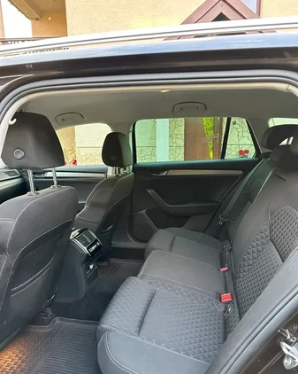 Skoda Superb cena 55000 przebieg: 469000, rok produkcji 2017 z Wadowice małe 79